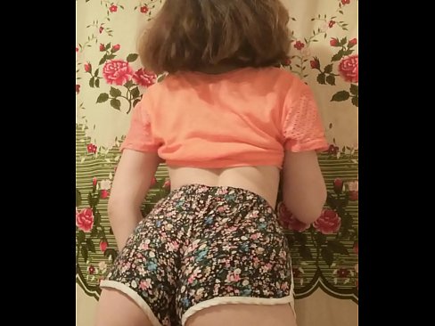 ❤️ Una ghjovana sexy si spoglia i pantaloncini davanti à a camera Cazzo à co.hentaizm.ru ❌❤