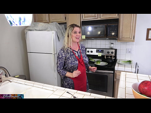 ❤️ Stepmom u munghje in cucina prima di a so data Cazzo à co.hentaizm.ru ❌❤