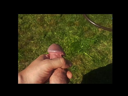 ❤️ Hottie si fa scopare a figa rosa è cums cun un squirt in un giardinu d'estate Cazzo à co.hentaizm.ru ❌❤