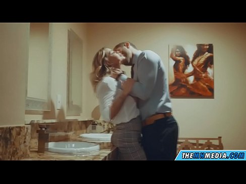 ❤️ Quandu una bionda tettona ti seduce in un bagnu publicu Cazzo à co.hentaizm.ru ❌❤
